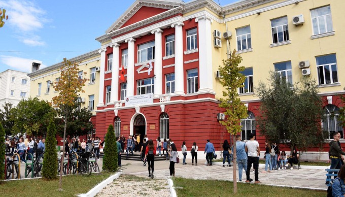 Projektvendimi i Ministrise per Karten e Studentit: Sherbime falas dhe tarifa te uleta ne 14 fusha